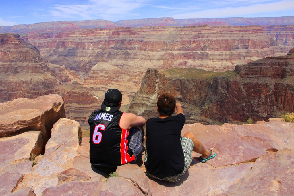 Admiring the beautiful Grand Canyon scenery