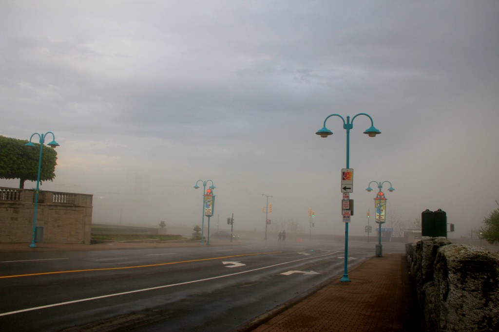 Strange mist hit Niagara Falls