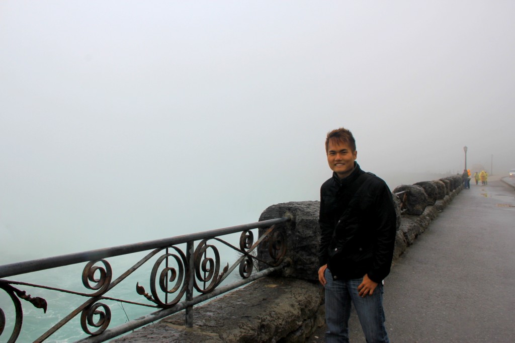 Me with the Horseshoe Falls - 1st attempt