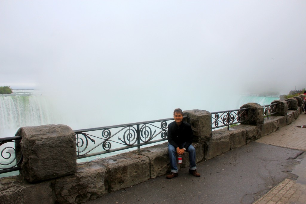 Me with the Horseshoe Falls - 2nd attempt