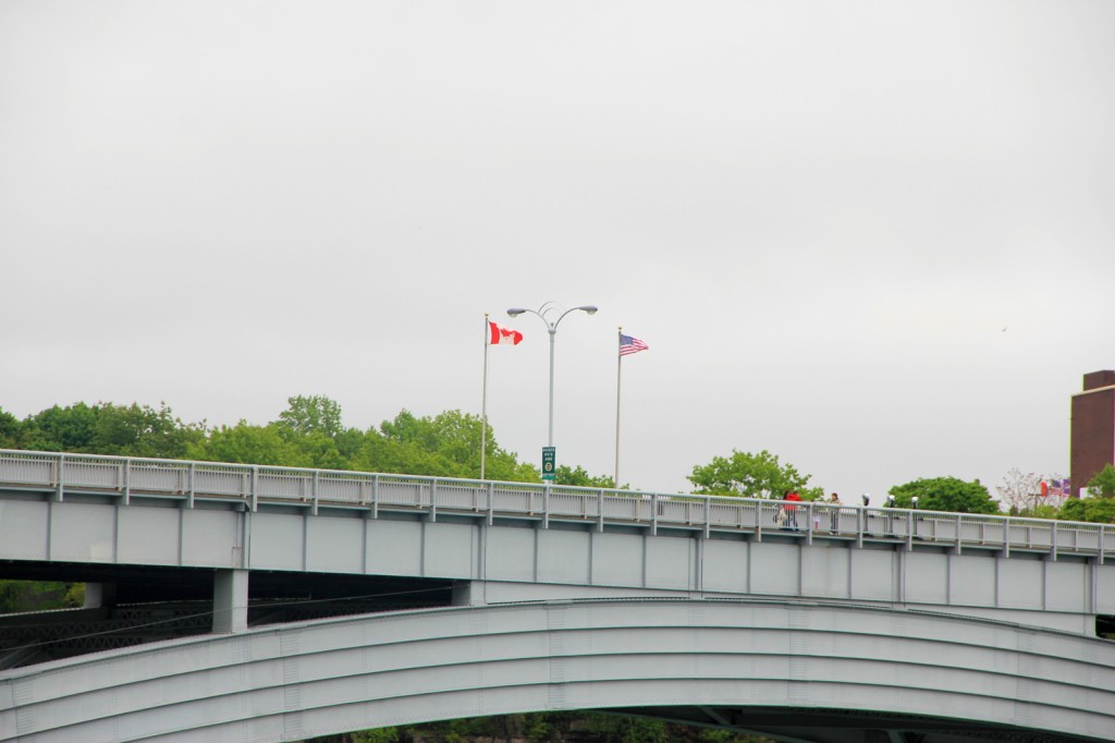 The Rainbow Bridge draws the border between US and Canada